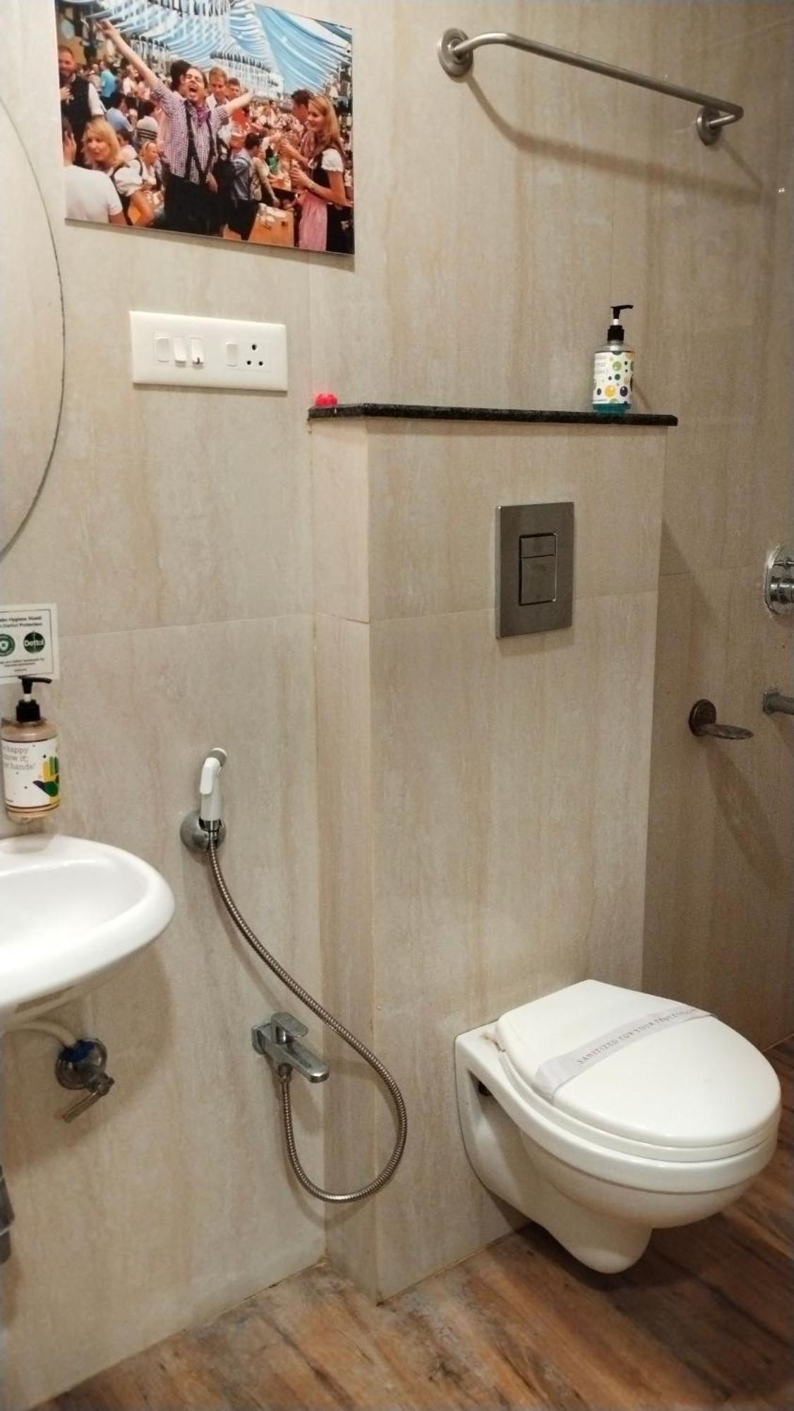 Restr Inn Нагпур Экстерьер фото