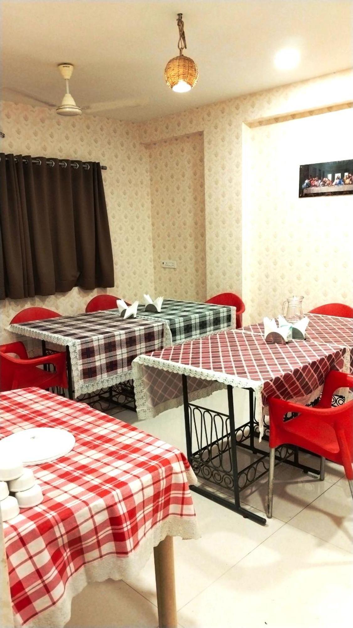 Restr Inn Нагпур Экстерьер фото