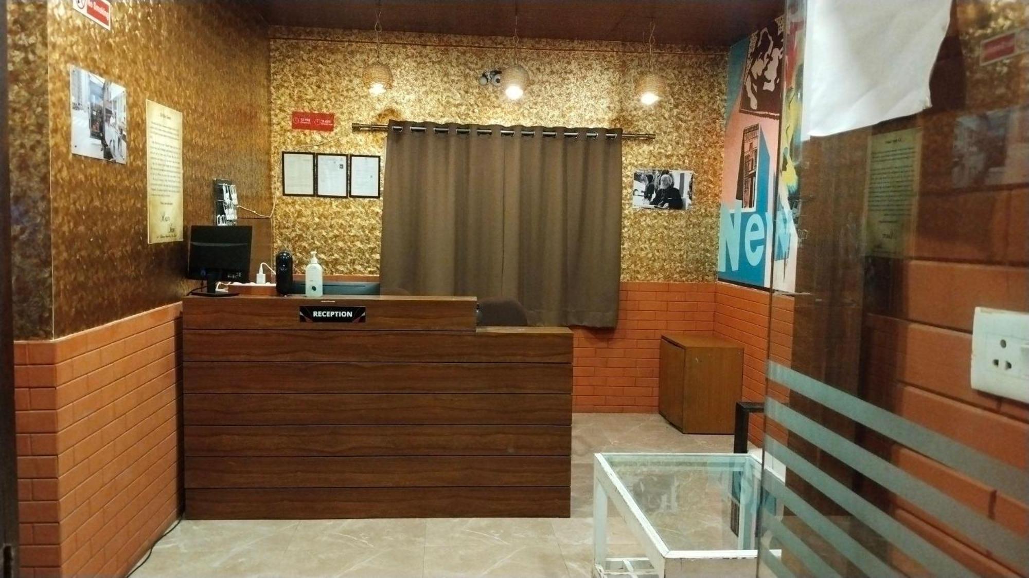 Restr Inn Нагпур Экстерьер фото